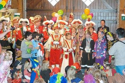 Neues-Kinderprinzenpaar-regiert-Prinzenpaar-auf-die-Probe-gestellt_image_630_420f_wn